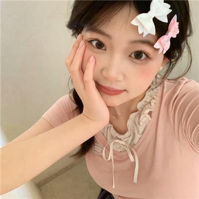 向天真的女生投降